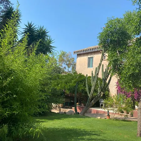 לינה וארוחת בוקר Corte Boero