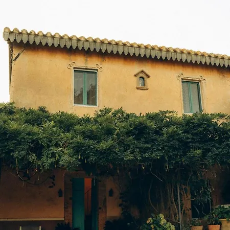 לינה וארוחת בוקר Corte Boero